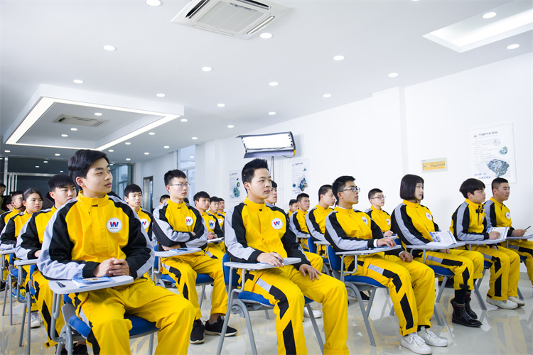 提前擇優(yōu)校——西安萬通夏秋季火熱報(bào)名中