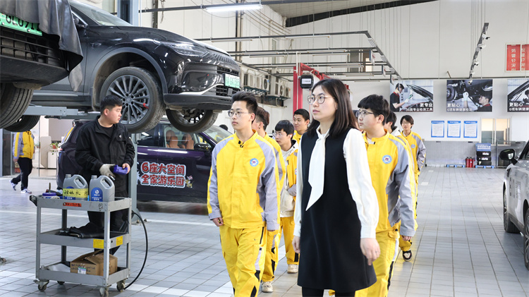 走進零跑汽車，解鎖職業(yè)新視野——西安萬通汽車學(xué)校學(xué)子開展企業(yè)研學(xué)活動